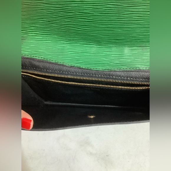 Large Louis Vuitton Epi Leather Clutch - Picture 9 of 11